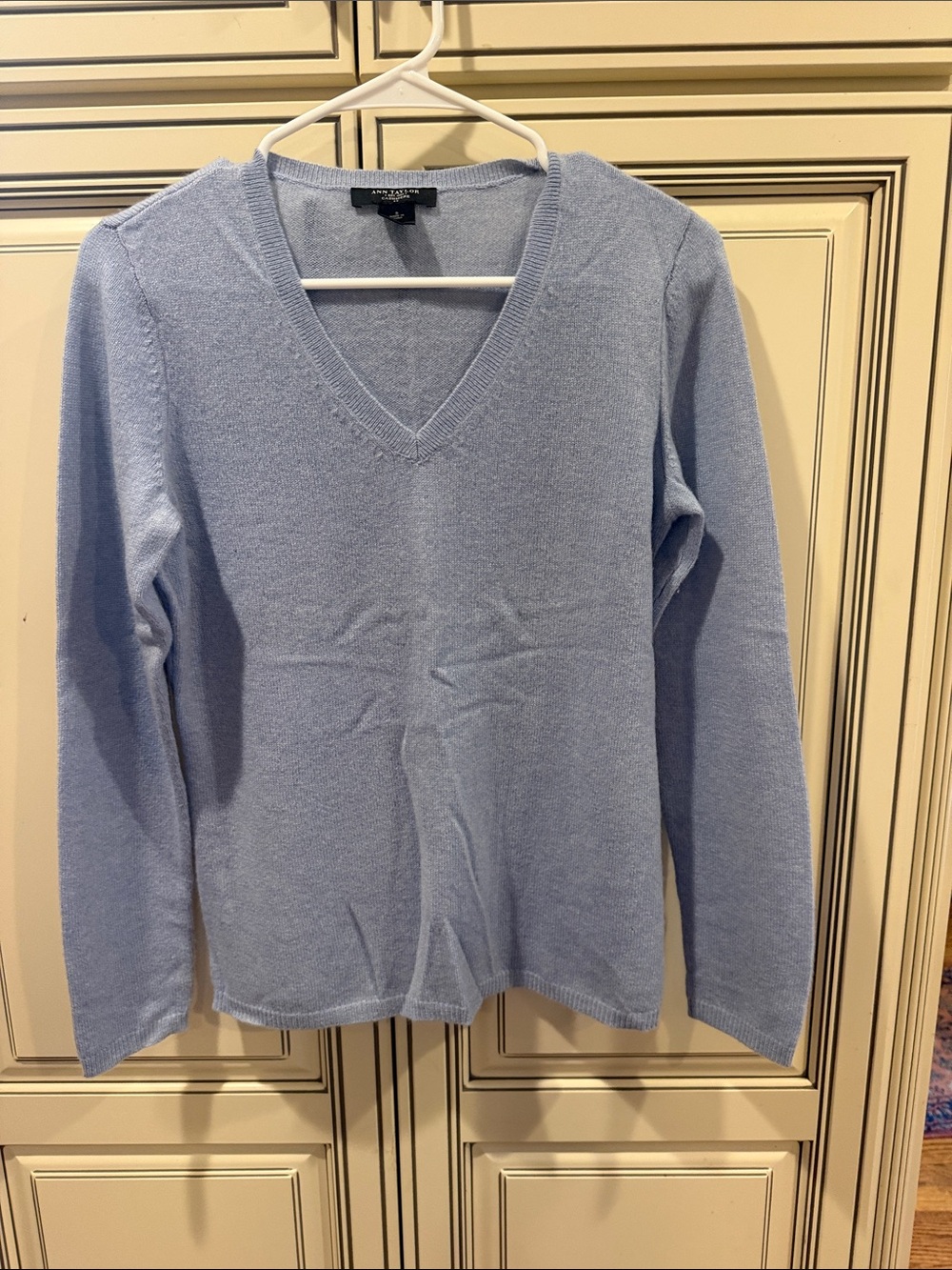 Ann Taylor powder blue 100 percent cashmere v- neck sweater.